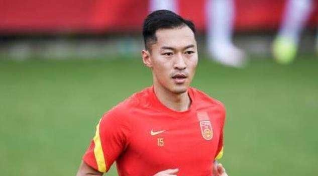 电讯报：阿森纳希望与富安健洋续约 以防拜仁挖角据英国媒体《电讯报》透露，阿森纳希望与富安健洋签订一份新合同，以防拜仁挖角。